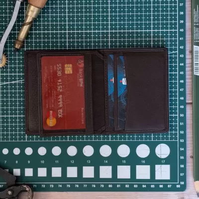 Małe brązowe Eleganckie Etui męskie Skórzane na Karty Kredytowe SH-127 - 1