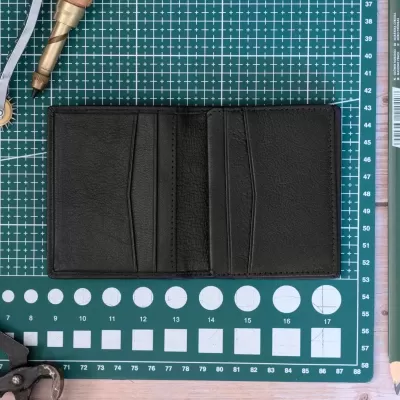 Małe czarne Eleganckie Etui męskie Skórzane na Karty Kredytowe SH-127 - 4