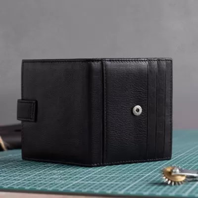 Małe Rozkładane Czarne Etui Skórzane Męskie na Karty i Dokumenty SH-12 - 6